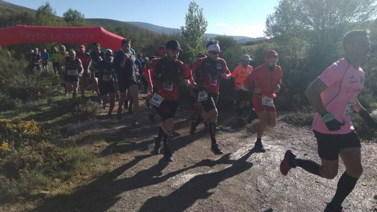 Momento de salida de la Truchillas-Vizcodillo. RAÚL GONZÁLEZ