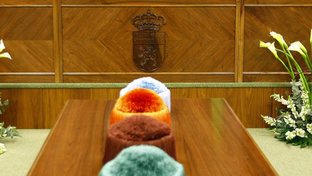 La Universidad de León cuenta con un centenar de catedráticos. RAMIRO