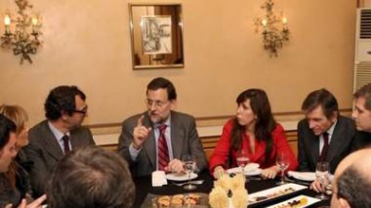 Rajoy se reunió con los amigos del Paseo de Gracia.
