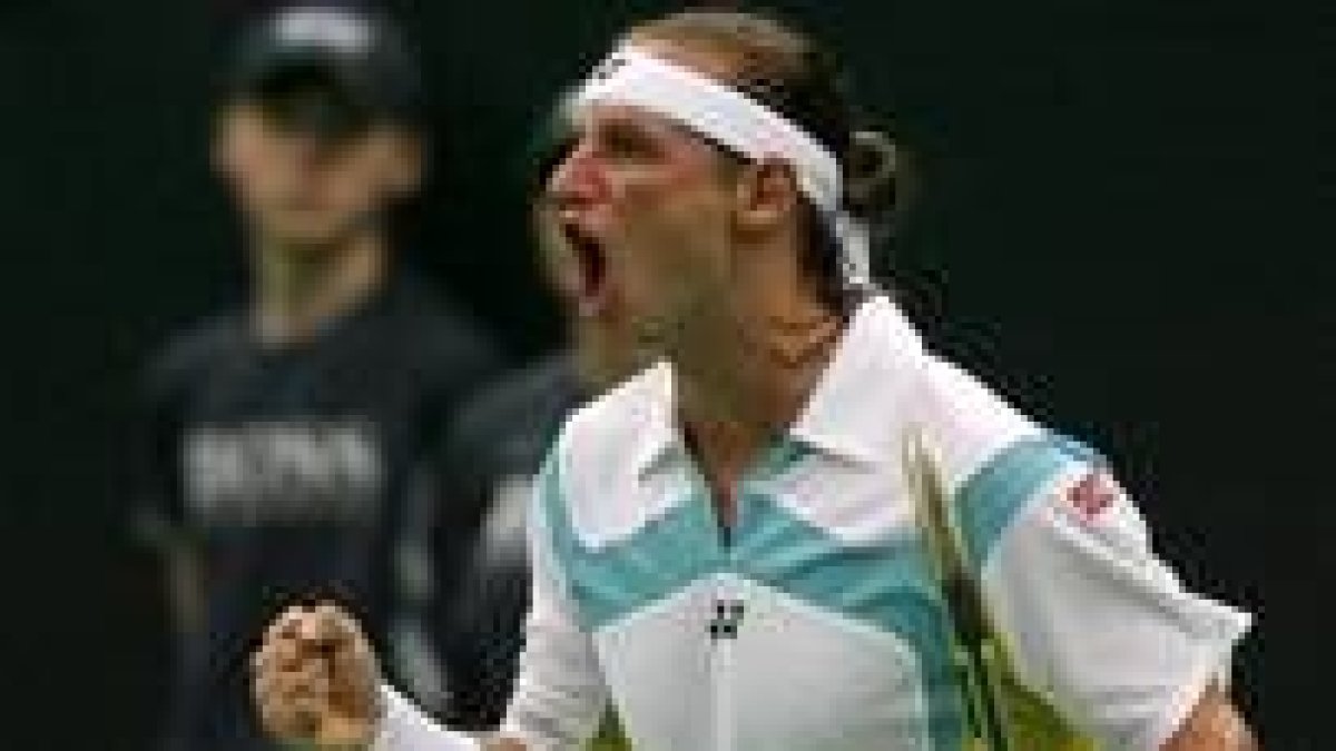 El tenista argentino celebra su victoria ante el ruso Safin en la final