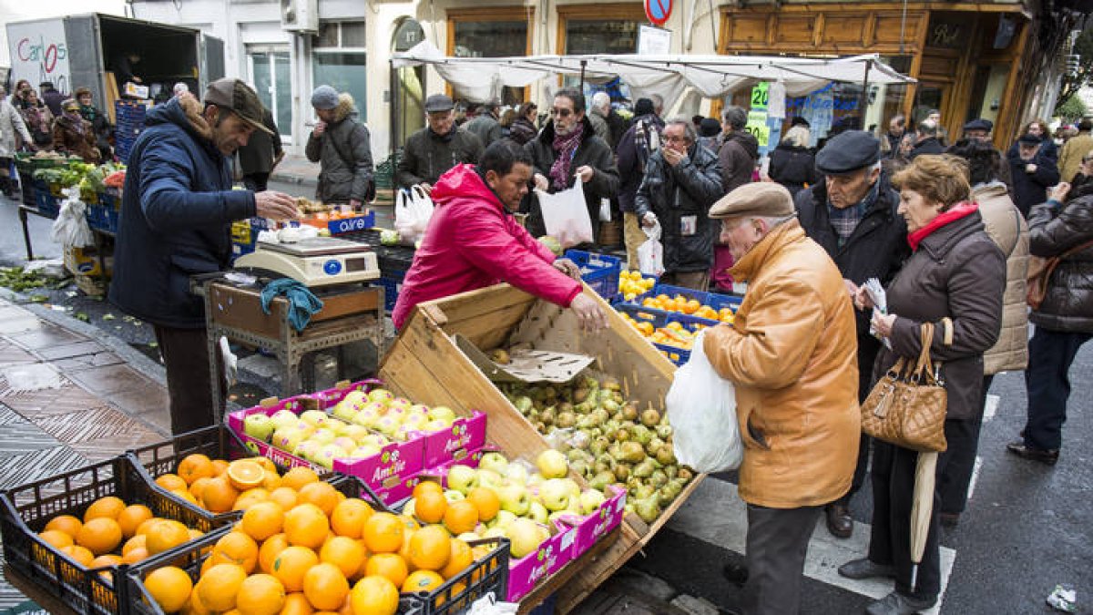 Mercado de fruta y verdura de la plaza de Colón. F. Otero Perandones.