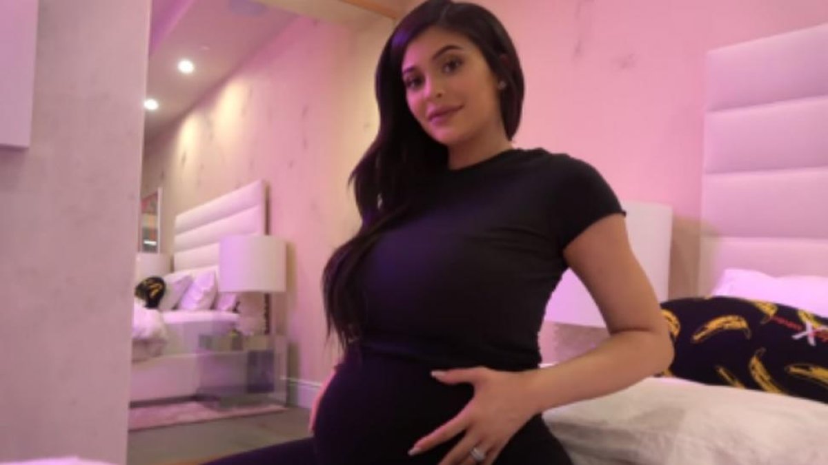 Imagen del vídeo de Kylie Jenner en el que ha anunciado que ha dado a luz una niña.