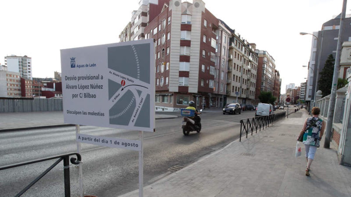 Los carteles avisan del corte que empezará el lunes. SECUNDINO PÉREZ