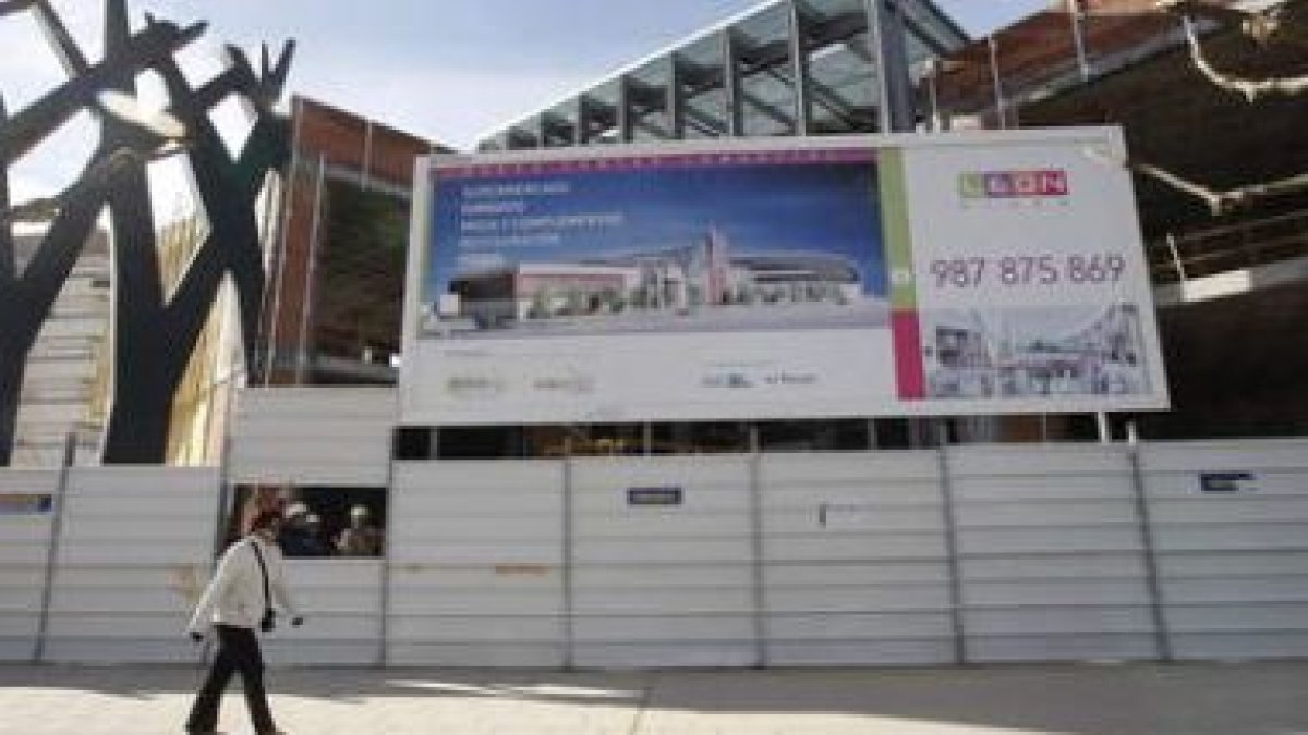 El centro comercial León Plaza está ubicado en Eras de Renueva, y abrirá sus puertas en breve