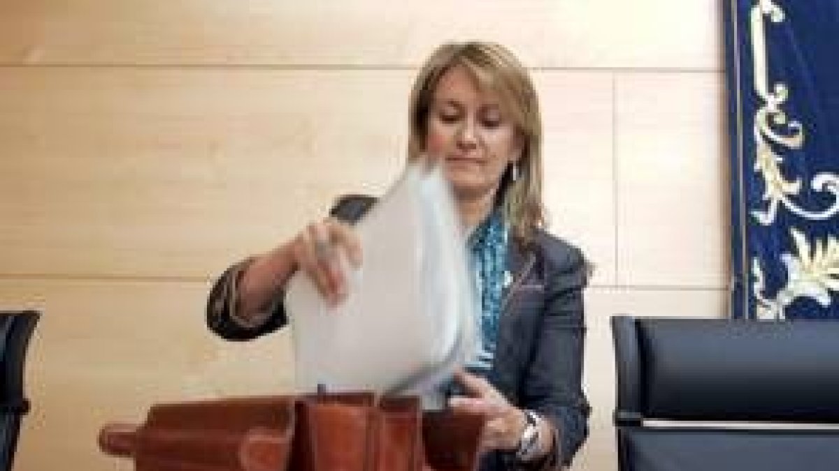 Isabel Alonso presentó en las Cortes los compromisos de legislatura de su departamento