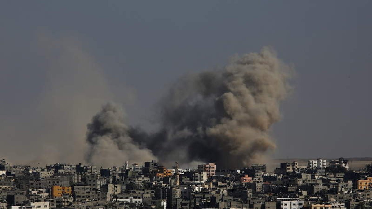 Ataques israelíes sobre el barrio de Al Shejaeiya en Gaza.
