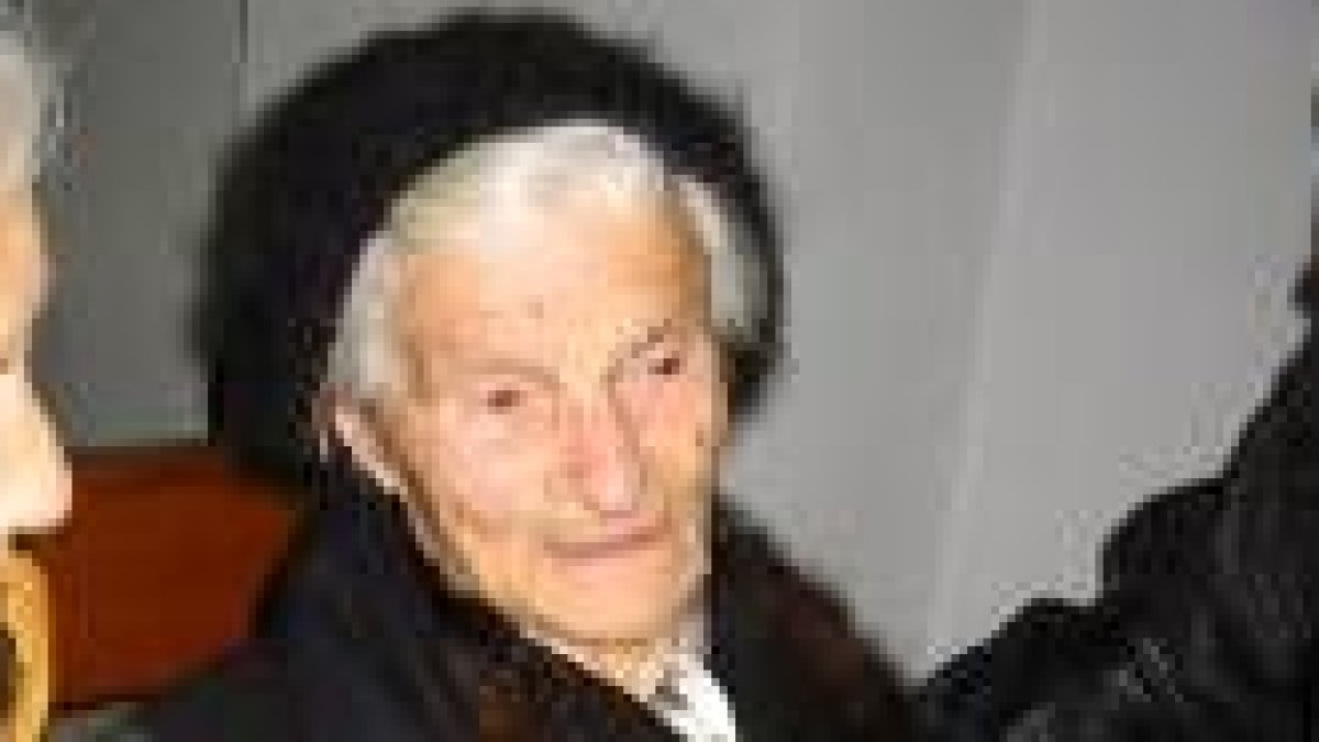 Gumersinda, conocida como «Sinda», celebró ayer sus cien años