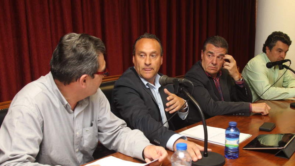 Canedo, Arias, Álvarez y Ramón en el Pleno de ayer noche.