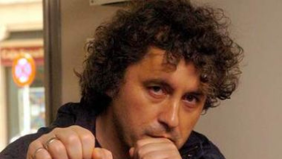 El escritor gallego Manuel Rivas presentará la edición multilingüe de «La desaparición de la n