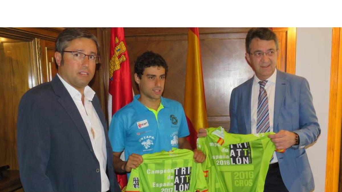 Emilio Orejas, Kevin Viñuela y Juan Martínez Majo. DL