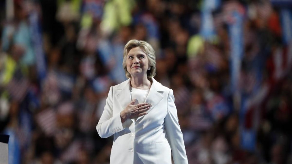 Hillary Clinton, antes de pronunciar su discurso de aceptación de la nominación demócrata, el jueves en Filadelfia.