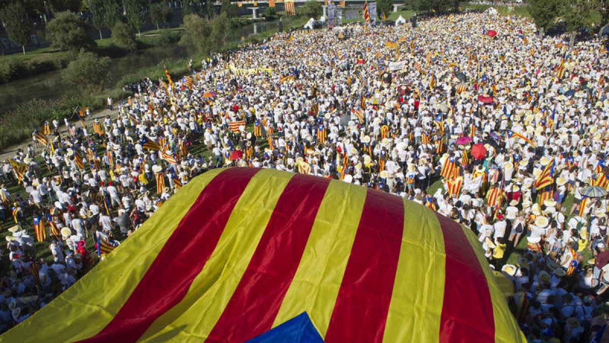 Manifestación a favor de la independencia. ADRIÁN ROPERO
