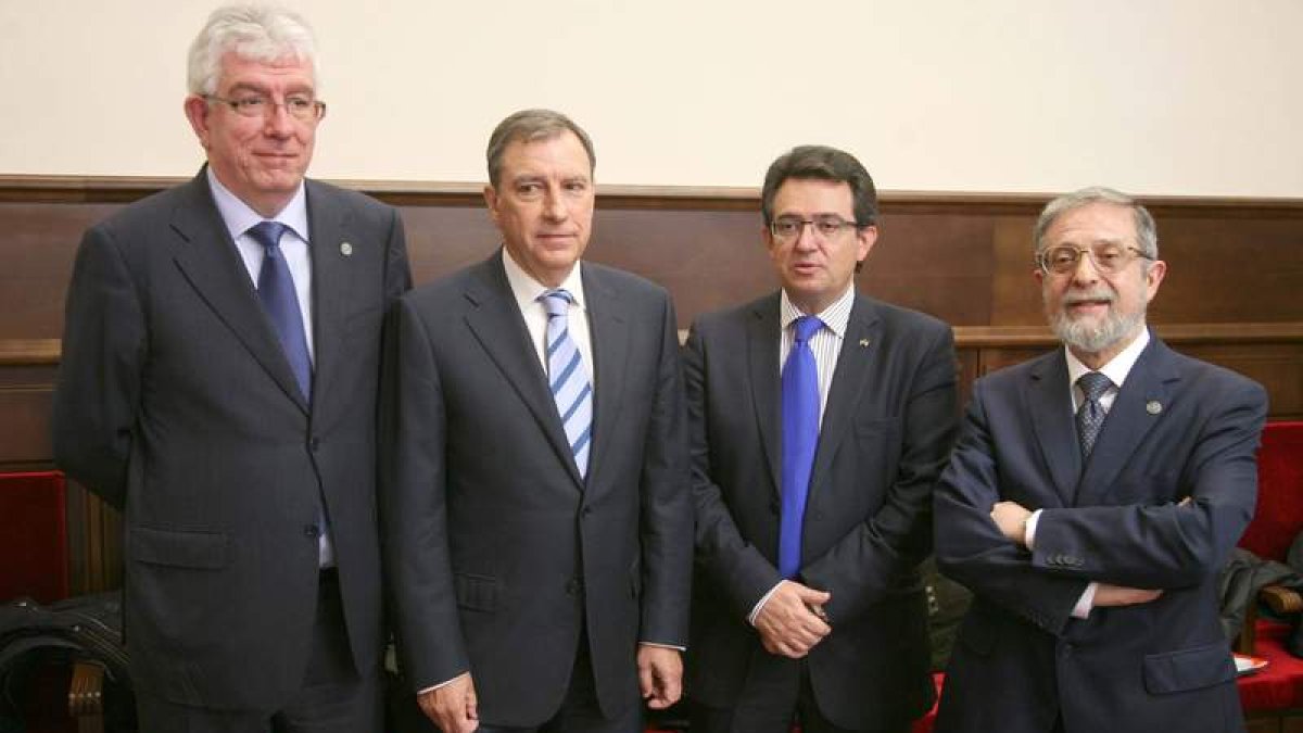 El rector de la Universidad de León, el consejero de Educación y los rectores de Valladolid y Burgos.