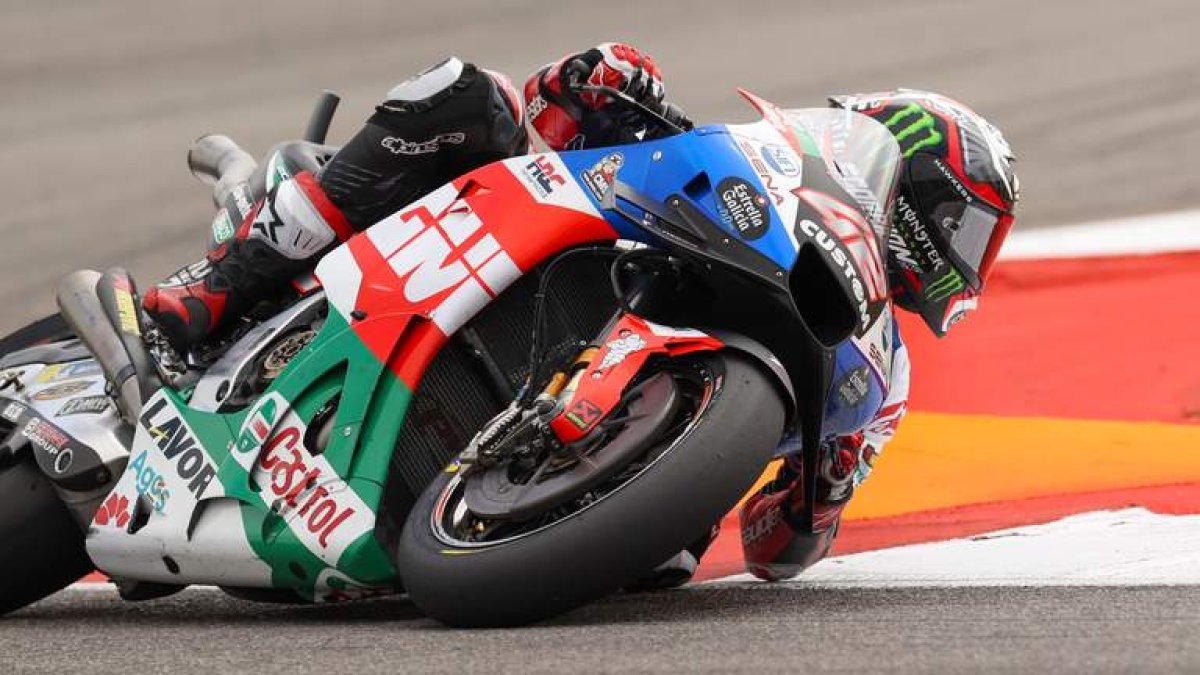 Alex Rins subió a lo más alto del podio en el circuito de Austin. DAVIS