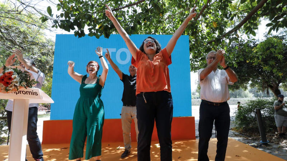 Mónica Oltra en la fiesta en la que se autohomenajeó. JUAN CARLOS CÁRDENAS