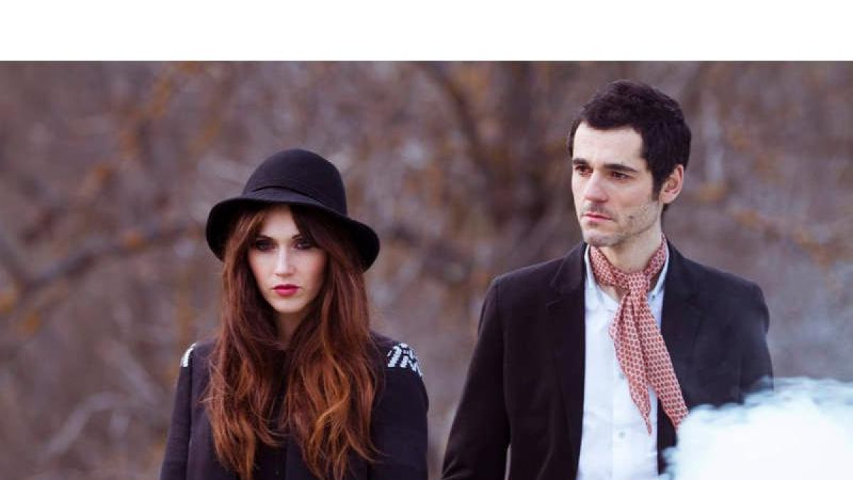 El grupo leonés The Bright, integrado por Myriam Gutiérrez y Aníbal Sánchez.