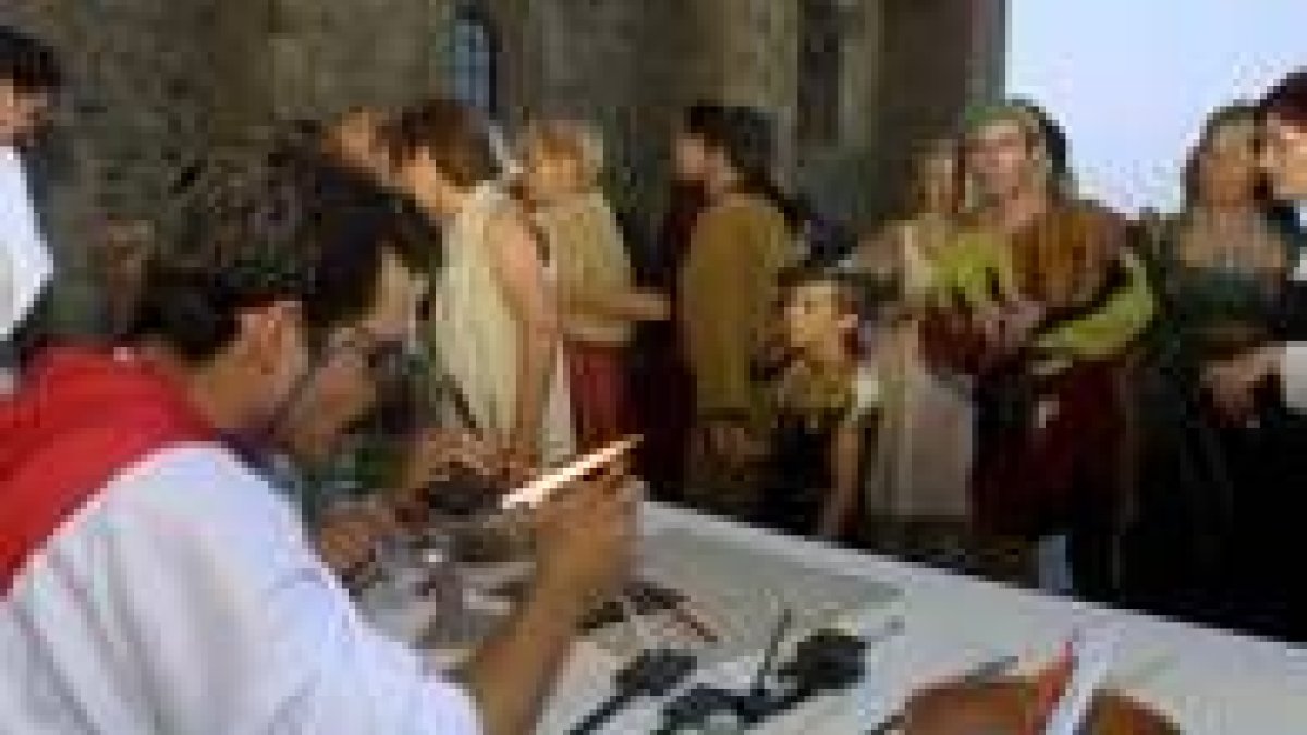 En el exterior del recinto se instalaron talleres artesanales