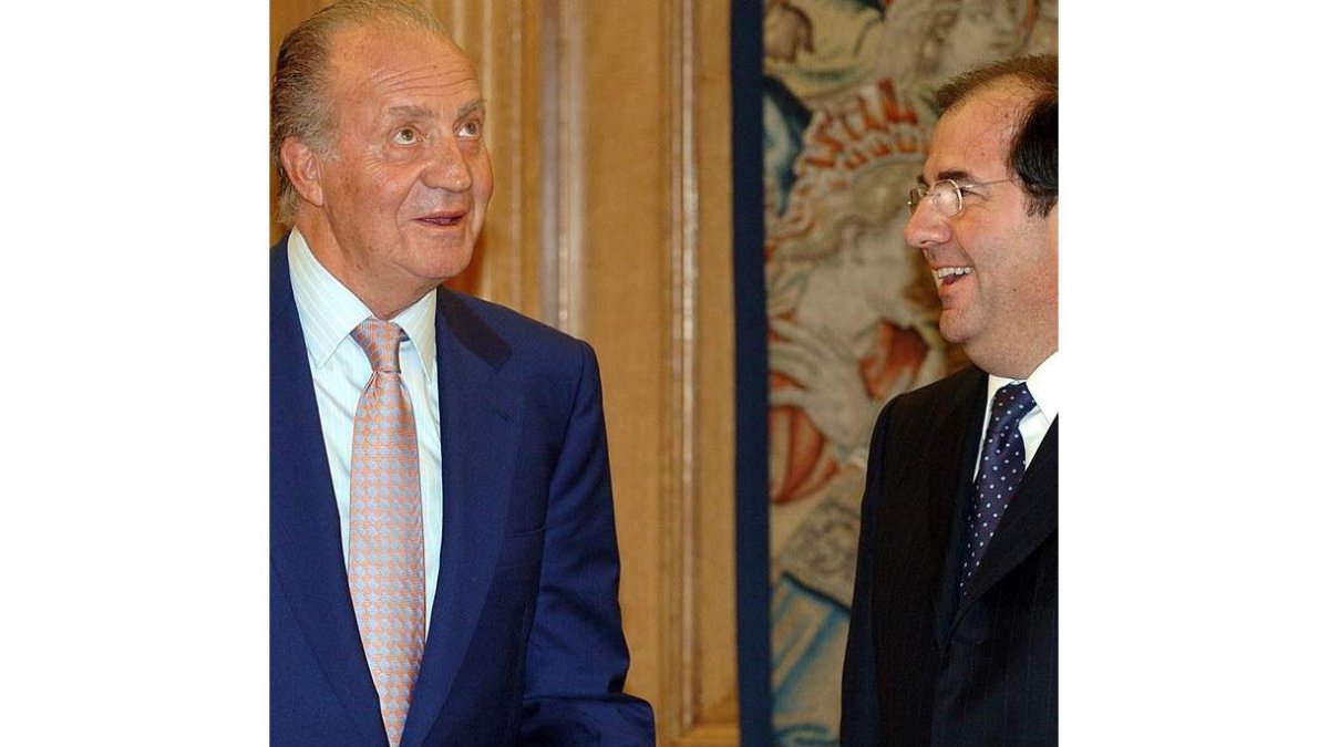 El rey y Herrera, en una audiencia en 2004.