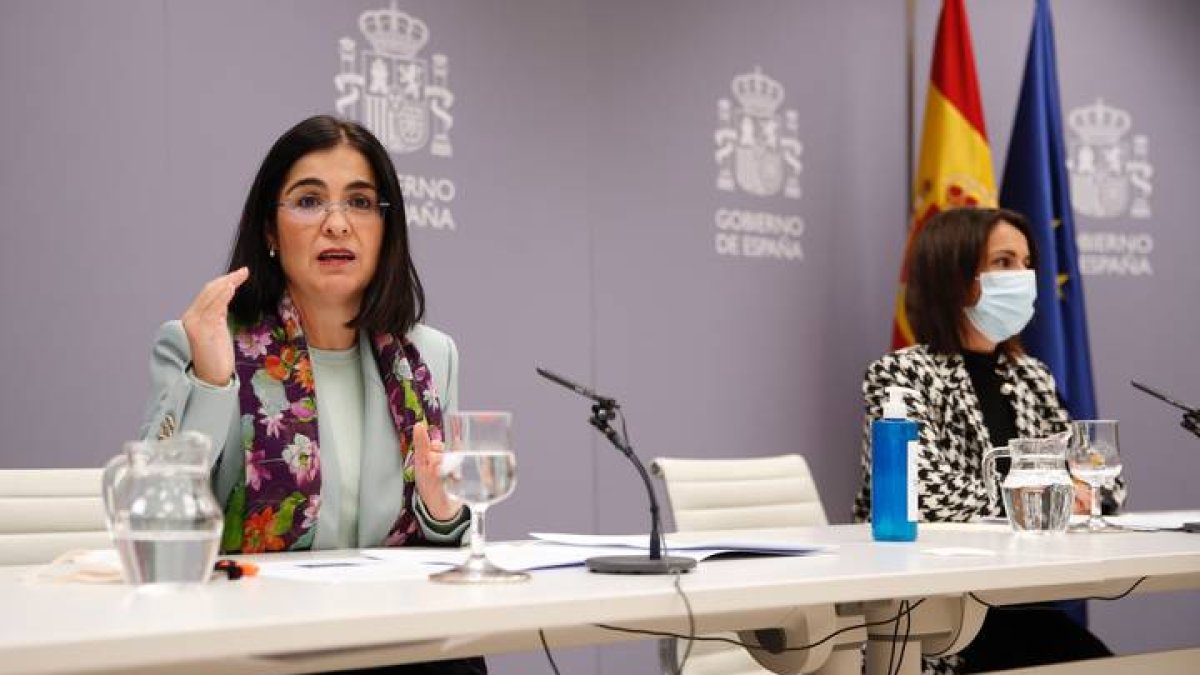 La ministra de Sanidad, Carolina Darias, y la secretaria de Estado de Sanidad, Silvia Calzón.