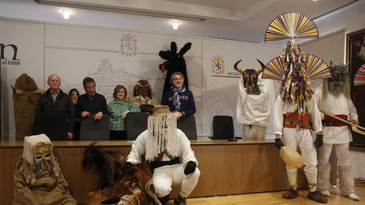 Los antruejos de los pueblos leoneses serán protagonistas. FERNANDO OTERO