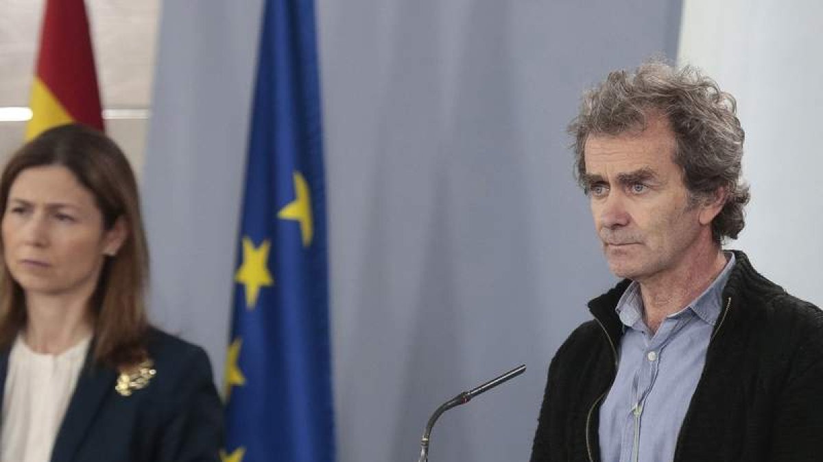 El director del Centro de Coordinación de Alertas ayer.