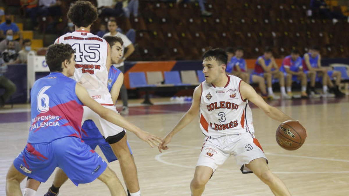 El Colegio Leonés superó ayer al Filipenses. FERNANDO OTERO