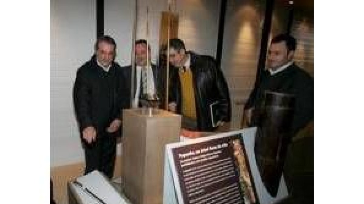 La muestra, inaugurada ayer, estará en Camponaraya hasta el 3 de febrero