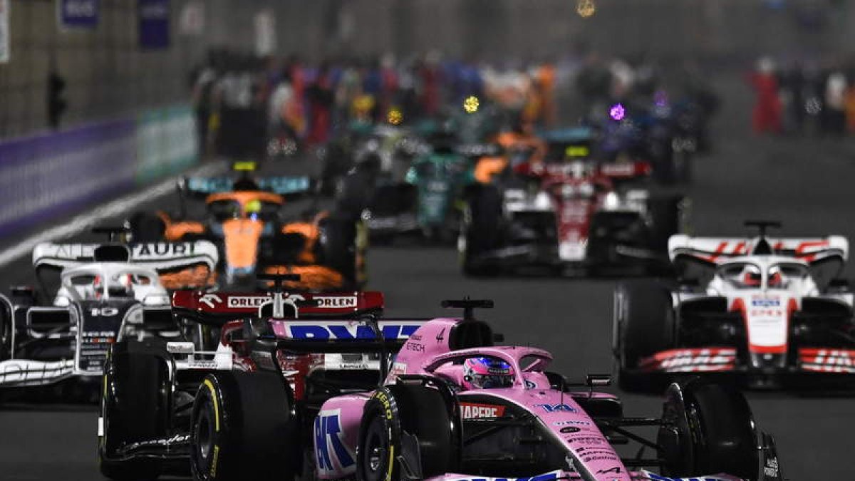 Fernando Alonso encontró en su compañero de equipo a un rival que no esperaba. STR