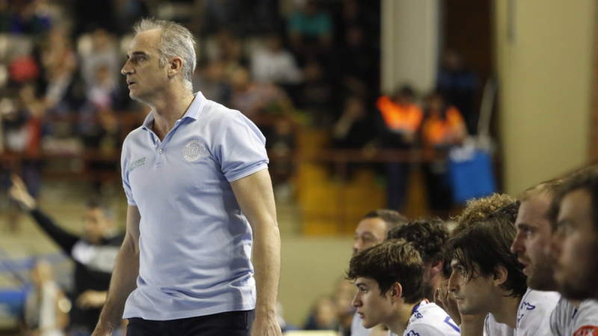 Rafa Guijosa confía en que la victoria ante Granollers refuerce a los suyos mañana. JESÚS F. SALVADORES