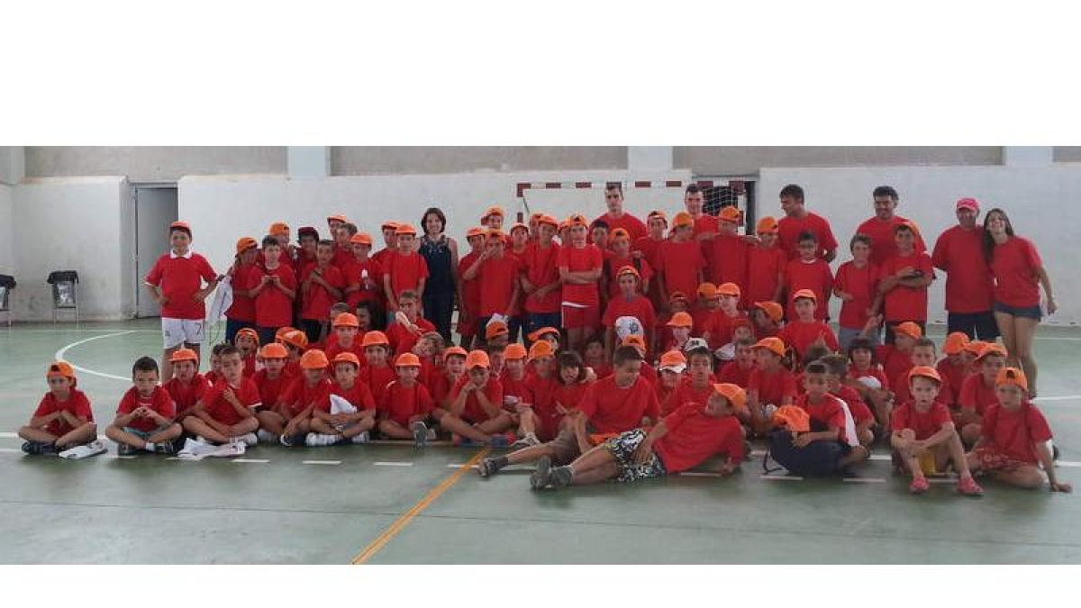 Imagen de los deportistas que han participado en Findesport en Villaquilambre.
