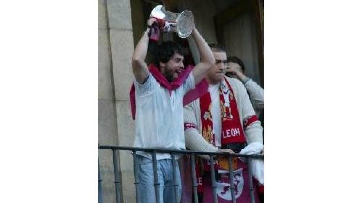 Juanín García celebrando uno de sus éxitos logrados con el Ademar León