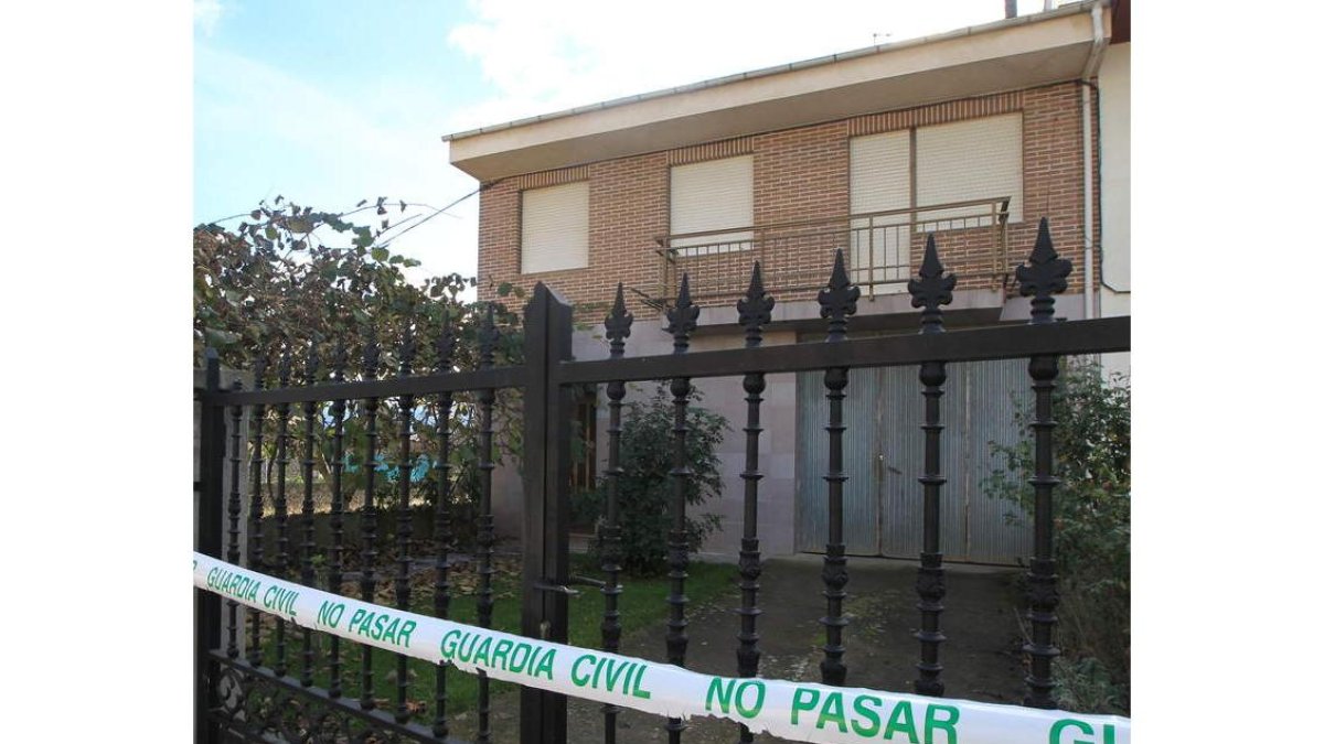 La vivienda del fallecido sigue precintada.