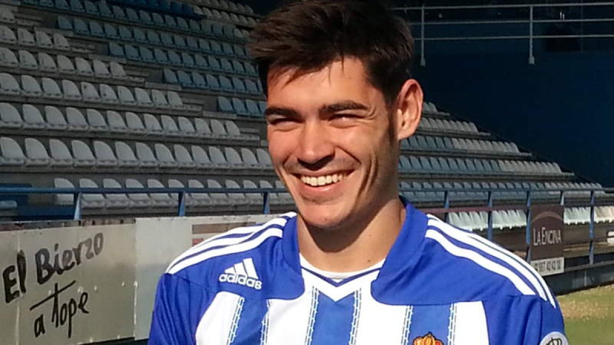 Jozabed se enfundó por primera vez la camiseta blanquiazul que lucirá hasta final de temporada.