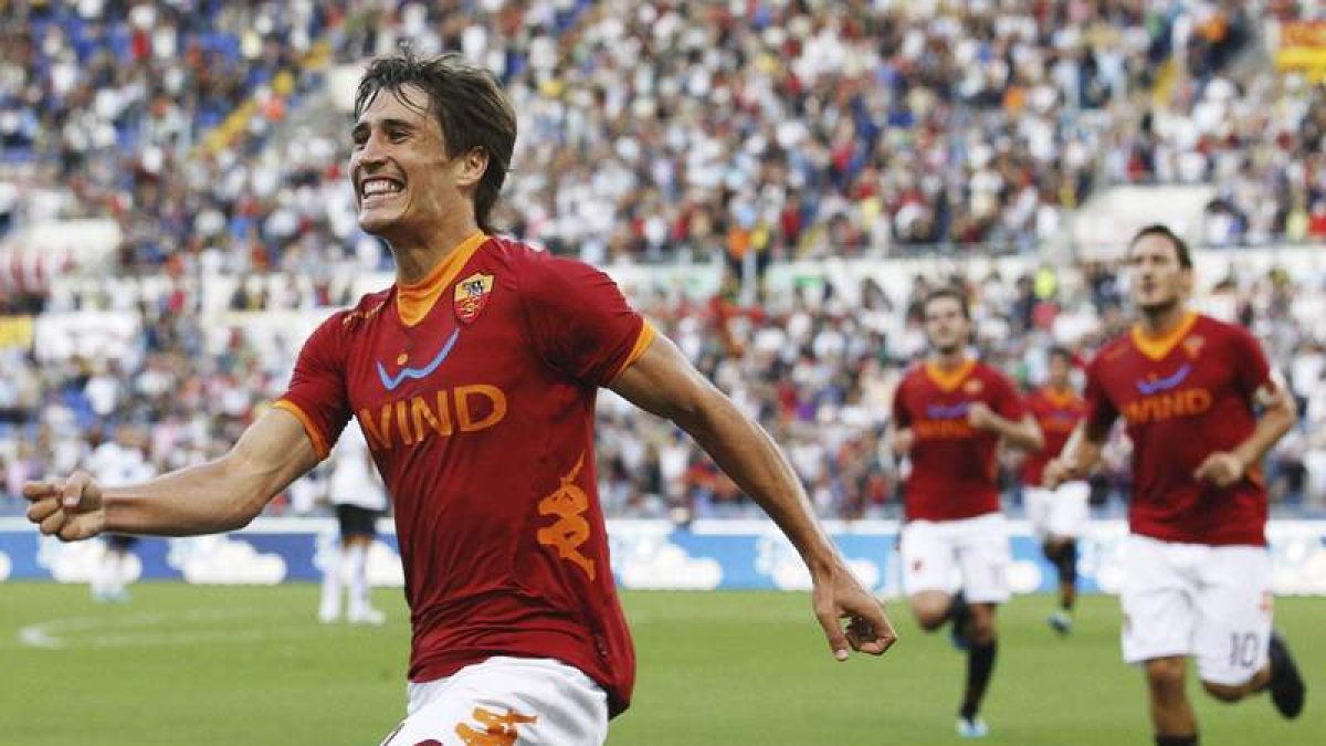Bojan celebra el gol conseguido ante el Atalanta durante el partido de la Serie A.