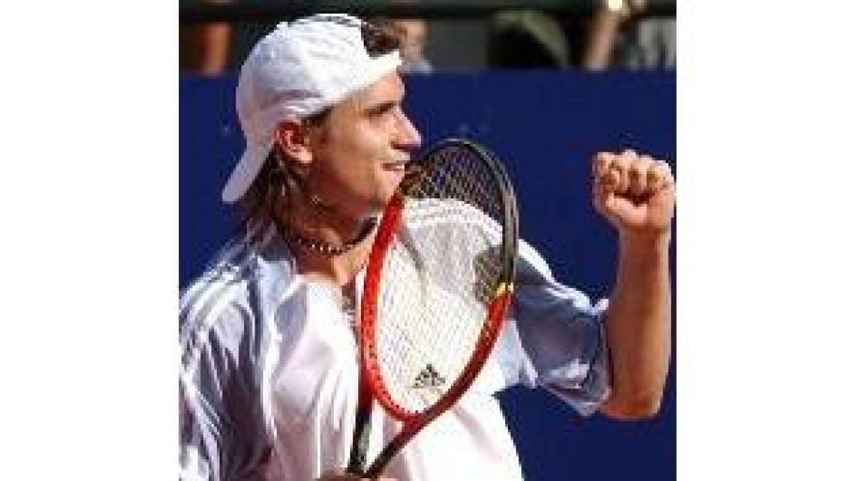 El joven David Ferrer batió sorprendentemente a Andre Agassi