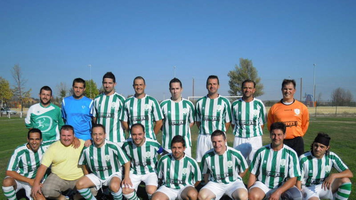 Formación del equipo del CD Caboalles que milita en la 1.ª División Provincial de Aficionados.