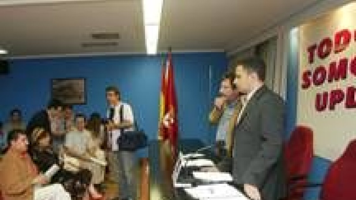 Un momento de la reunión extraordinaria del comité ejecutivo central de la UPL, celebrada anoche
