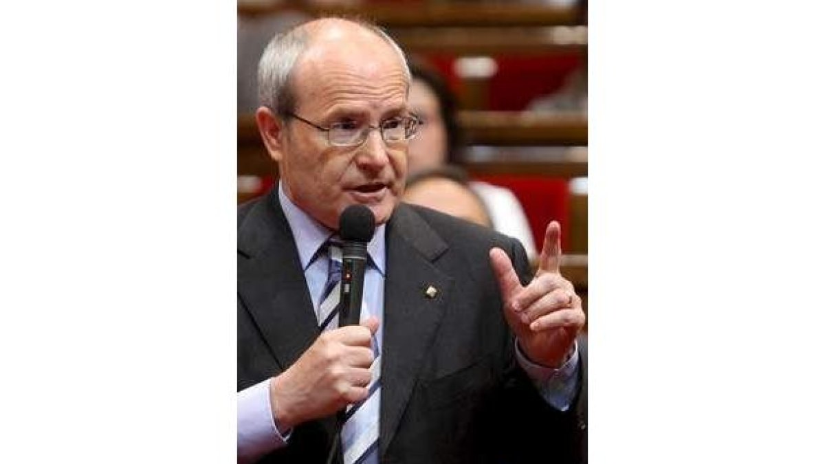 Montilla interviene en el Parlament catalán.