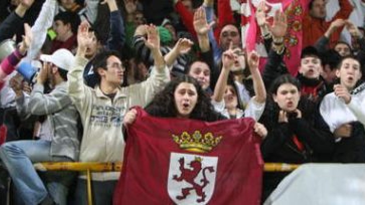 La afición de la Cultural se desplazará a Ponferrada en masa para asistir a un derbi que puede supon