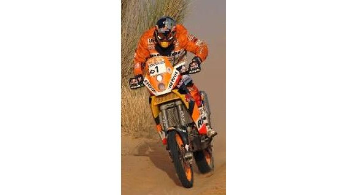 El leonés Ramón Gutiérrez, antes de abandonar el Dakar