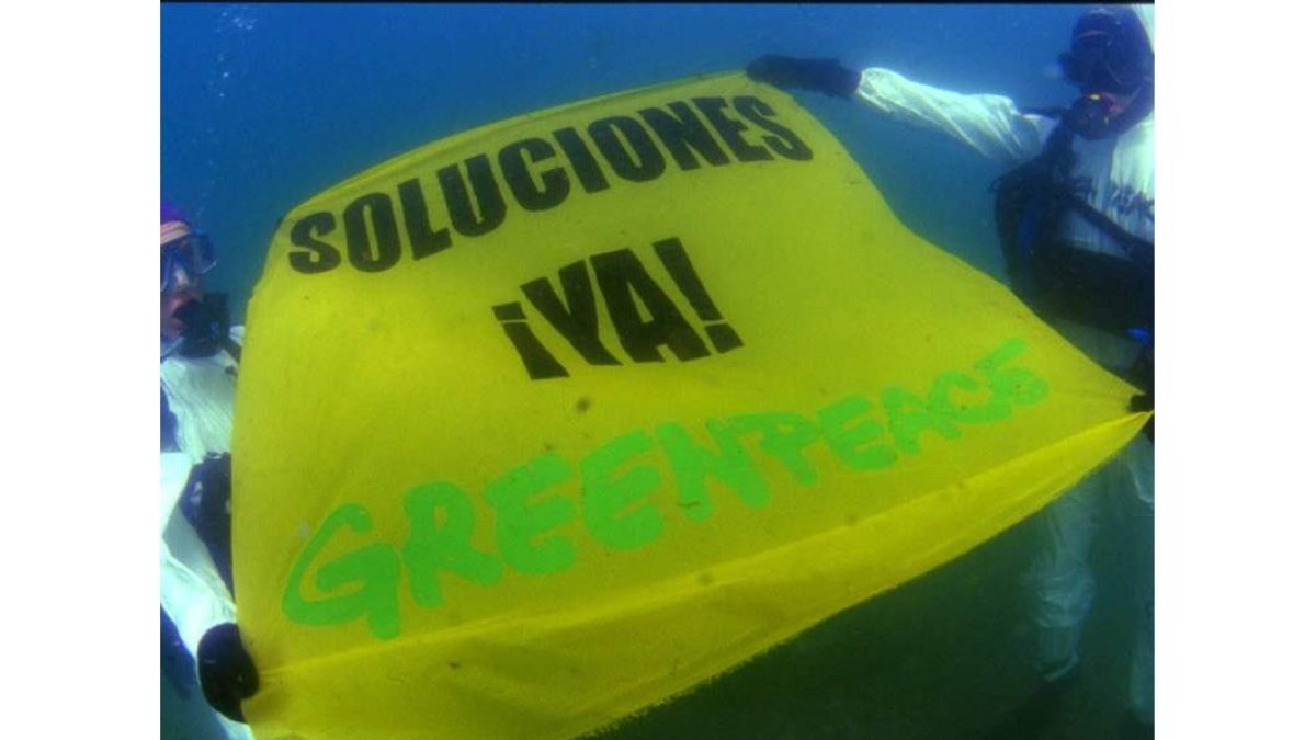 Protesta por la contaminación de los océanos. MG