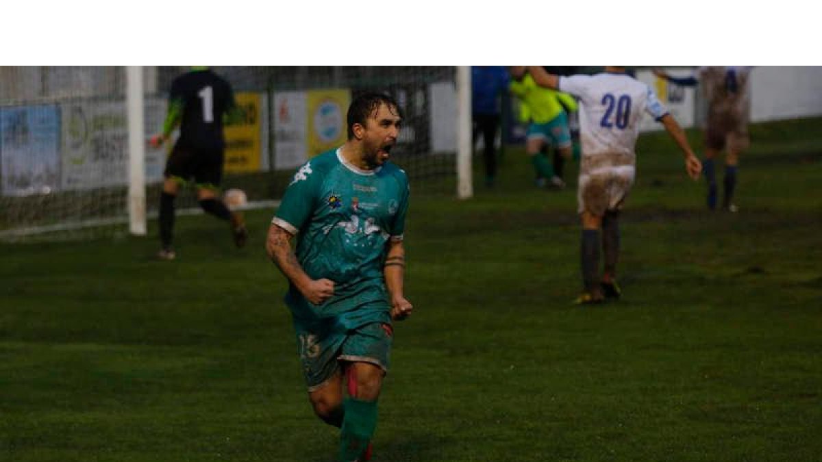 Javi Amor, uno de los referentes en el juego de ataque de un Astorga que recibe a la Ponferradina B. F. OTERO