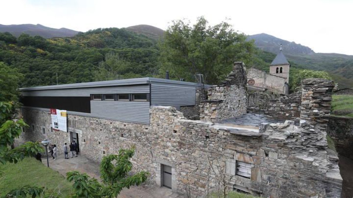 El monasterio de San Pedro de Montes.