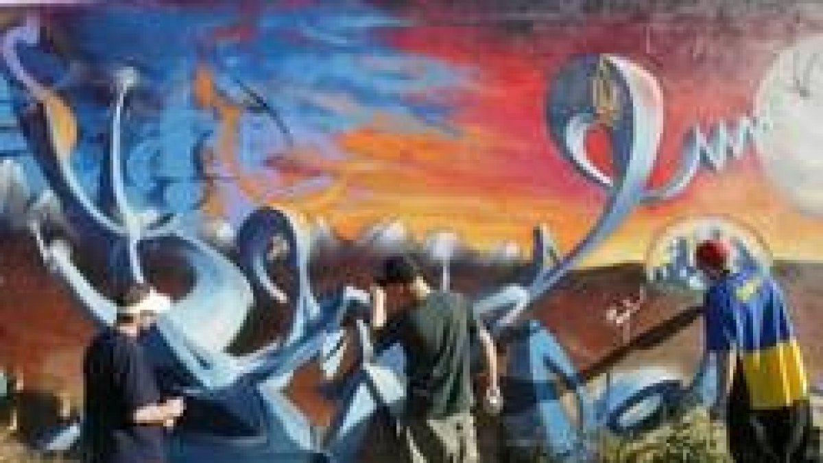 Jairo, David y Esteban son tres grafiteros que piden al Ayuntamiento que habilite paredes