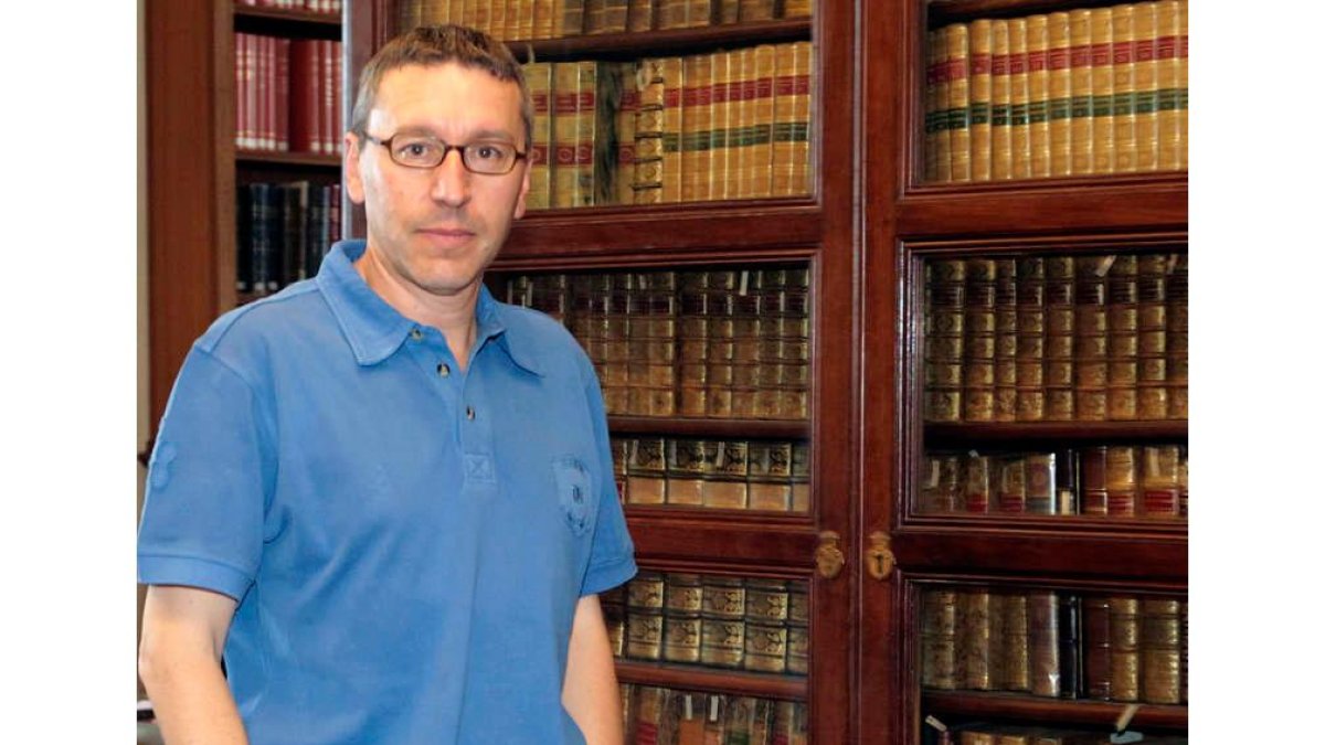 Pablo Andrés Escapa, escritor leonés, funcionario de la Biblioteca del Palacio Real. BENITO ORDÓÑEZ