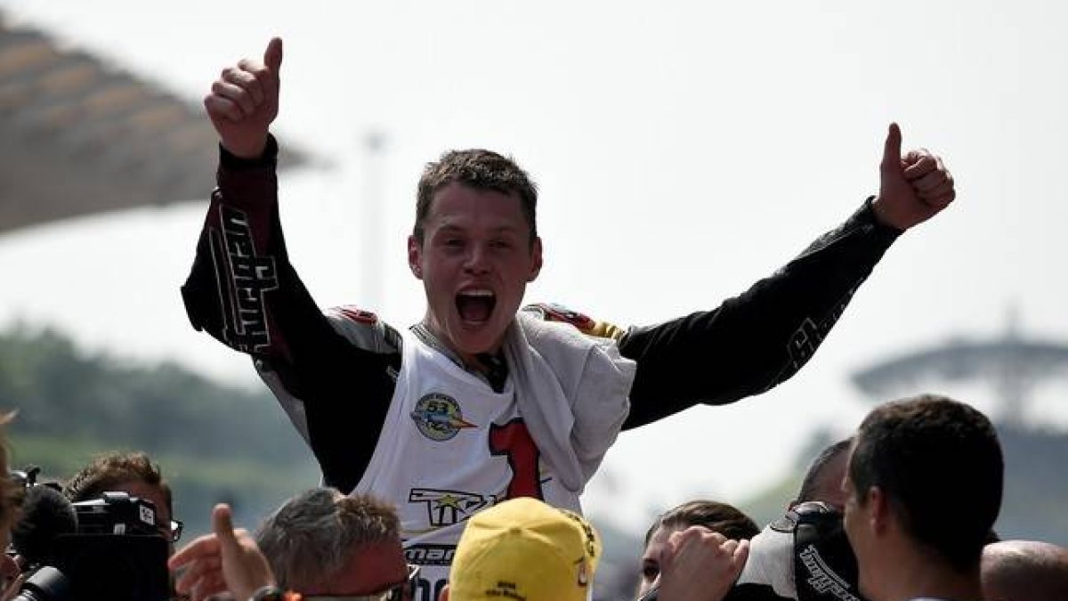 'Tito' Rabat celebrando su tercer puesto en Sepang