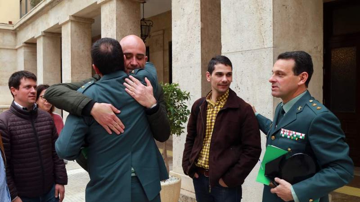 Imagen de los miembros de la UCO tras la rueda de prensa. PEPE TORRES