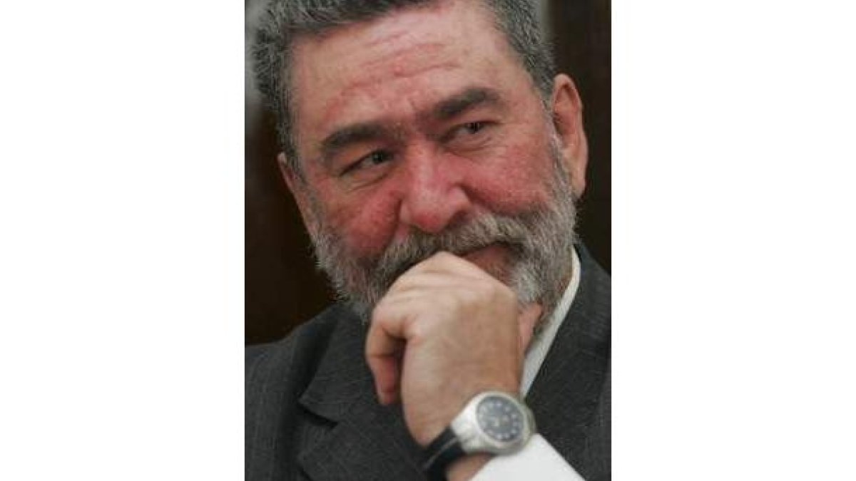 Emilio Sierra.