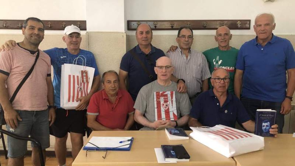 Reunión de la directiva de los Veteranos del Bembibre. RODO LÓPEZ