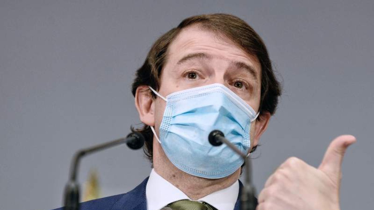 Alfonso Fernández Mañueco, ayer en la rueda de prensa. NACHO GALLEGO